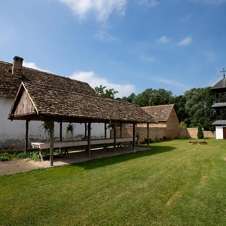 بيت ضيافة Obedska Bara - Retreat House 4*